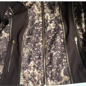 NWT Chicos Zenergy Neema Print Panel Jacket